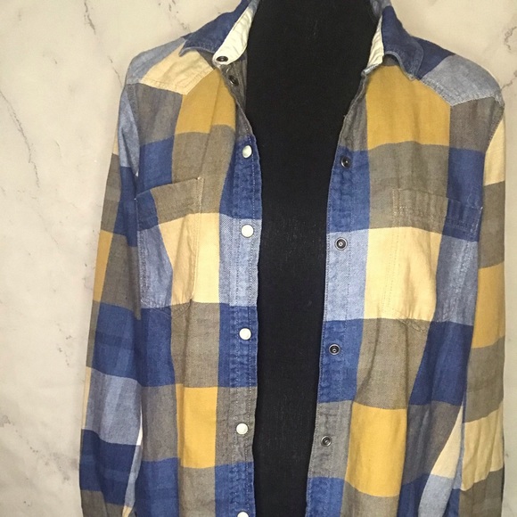 Plaid button up - Picture 4 of 4